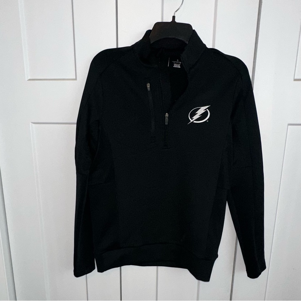 Black 3/4 front zip with lightning logo -small